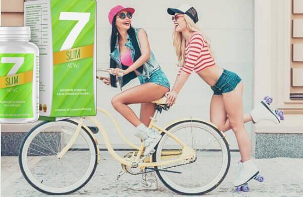 7Slim, filles avec des patins sur un vélo